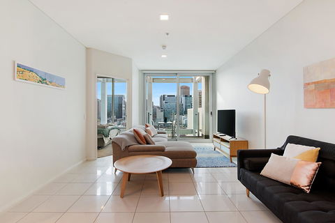 Stylish And Comfortable, Views Over Gouger St! - Accommodation in Surfers Paradise 19