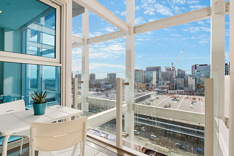 Stylish And Comfortable, Views Over Gouger St! - Accommodation in Surfers Paradise 1