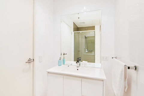 Stylish And Comfortable, Views Over Gouger St! - Accommodation in Surfers Paradise 15