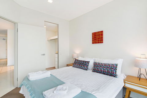Stylish And Comfortable, Views Over Gouger St! - Accommodation in Surfers Paradise 11