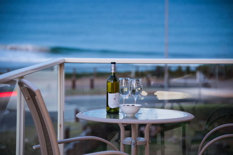 Stylish 3 Bedroom Beachview Apartment - Accommodation in Surfers Paradise 3