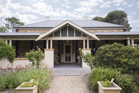 Yankalilla Bay Homestead - Accommodation in Surfers Paradise 1