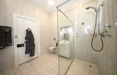 Yankalilla Bay Homestead - Accommodation in Surfers Paradise 13