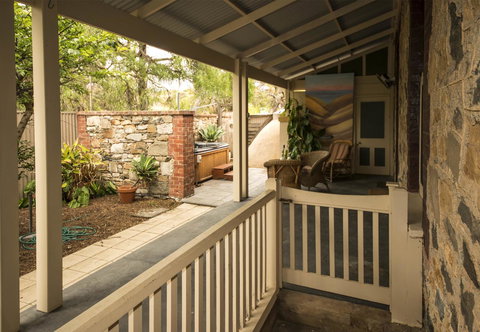 Yankalilla Bay Homestead - Accommodation in Surfers Paradise 5
