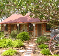 Langmeil Cottages - Accommodation in Surfers Paradise