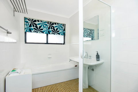 Red Door - Accommodation in Surfers Paradise 7