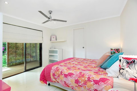 Red Door - Accommodation in Surfers Paradise 10