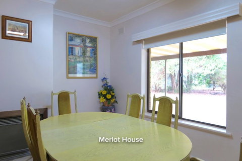 The Lyndoch Motel - Accommodation in Surfers Paradise 30