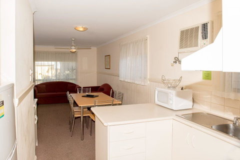 Kalganyi Holiday Park - Accommodation in Surfers Paradise 18