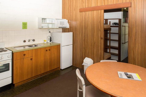 Kalganyi Holiday Park - Accommodation in Surfers Paradise 7