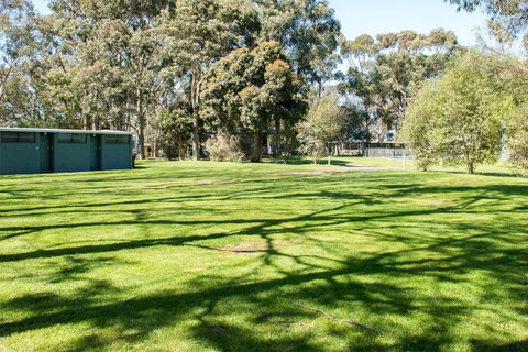 Kalganyi Holiday Park - Accommodation in Surfers Paradise 4