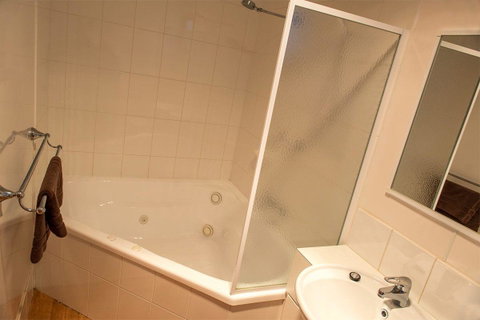 Kalganyi Holiday Park - Accommodation in Surfers Paradise 2