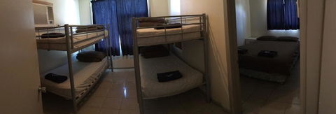 A1Cabins - Accommodation in Surfers Paradise 2