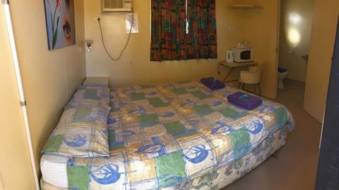 A1Cabins - Accommodation in Surfers Paradise 5