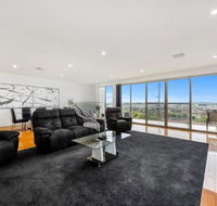 BENGALEE EXECUTIVE TOWNHOUSE- MODERN  STYLISH - Accommodation in Surfers Paradise