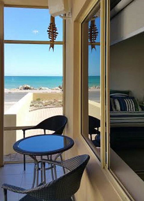 Acaill Accommodation Esplanade Living Self Check-In Self Check-Out - Accommodation in Surfers Paradise 38