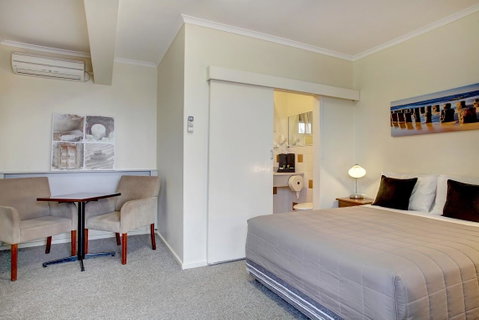 Navigators Motel & Diner - Accommodation in Surfers Paradise 3