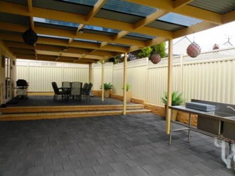 Armadale House - Kingscote - Accommodation in Surfers Paradise 6