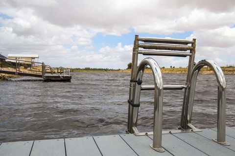 Brock's Base - Accommodation in Surfers Paradise 1