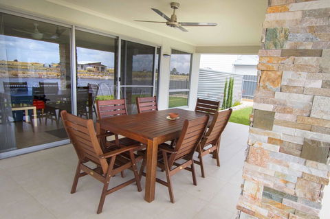 Brock's Base - Accommodation in Surfers Paradise 2