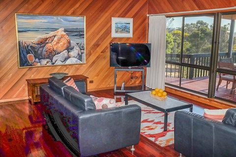 Seacroft - Accommodation in Surfers Paradise 6