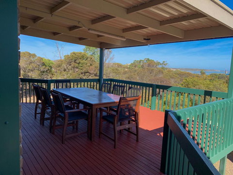 Seacroft - Accommodation in Surfers Paradise 2