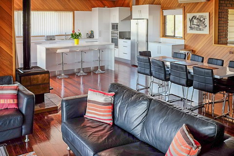 Seacroft - Accommodation in Surfers Paradise 5