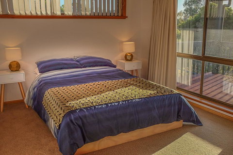 Seacroft - Accommodation in Surfers Paradise 8