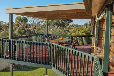 Seacroft - Accommodation in Surfers Paradise 22