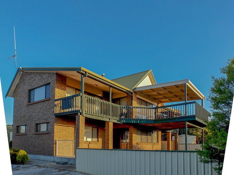 Seacroft - Accommodation in Surfers Paradise 27
