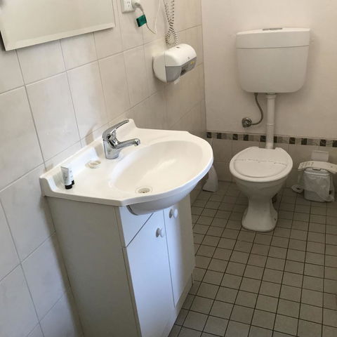 Travelway Motel - Accommodation in Surfers Paradise 1