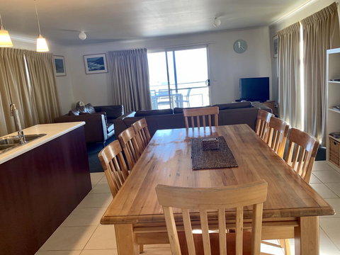 Bayview Beach House Apartment No 1 - Accommodation in Surfers Paradise 2