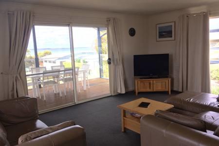 Bayview Beach House Apartment No 1 - Accommodation in Surfers Paradise 10
