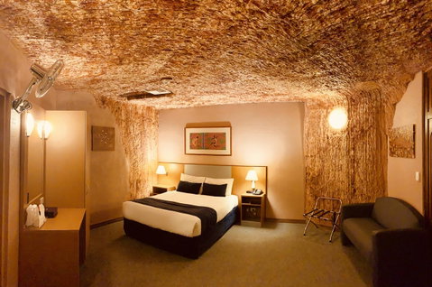 Desert Cave Hotel - Accommodation in Surfers Paradise 11