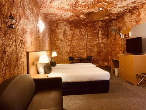 Desert Cave Hotel - Accommodation in Surfers Paradise 16