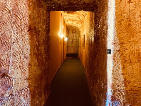 Desert Cave Hotel - Accommodation in Surfers Paradise 27