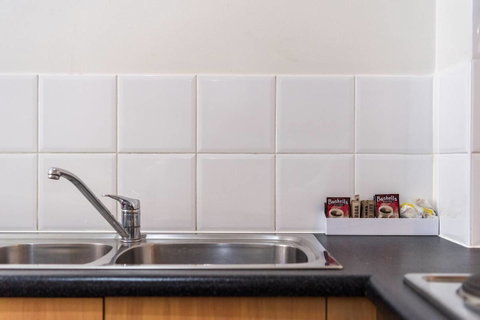 Executive 3 Bedroom Apartment + Internet + Parking - Accommodation in Surfers Paradise 24