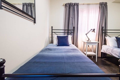 Executive 3 Bedroom Apartment + Internet + Parking - Accommodation in Surfers Paradise 22