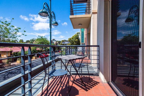 Executive 3 Bedroom Apartment + Internet + Parking - Accommodation in Surfers Paradise 6