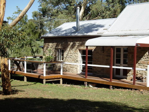 1860 Wine Country Cottages - Accommodation in Surfers Paradise 7