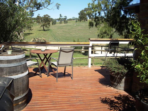 1860 Wine Country Cottages - Accommodation in Surfers Paradise 3