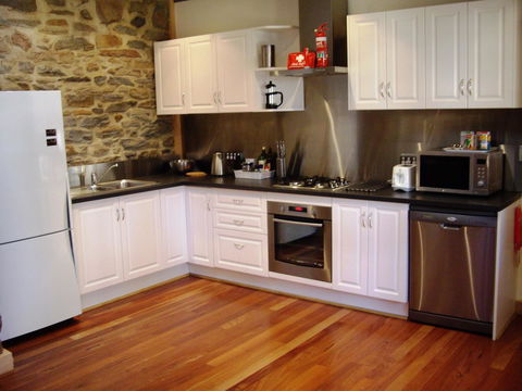 1860 Wine Country Cottages - Accommodation in Surfers Paradise 17