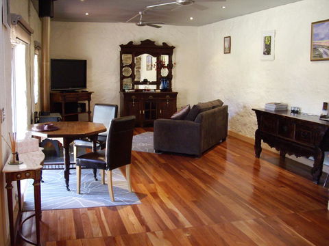 1860 Wine Country Cottages - Accommodation in Surfers Paradise 16