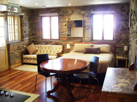 1860 Wine Country Cottages - Accommodation in Surfers Paradise 10