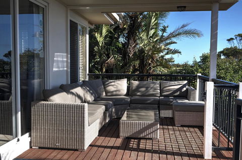 The Whitehouse - Accommodation in Surfers Paradise 1