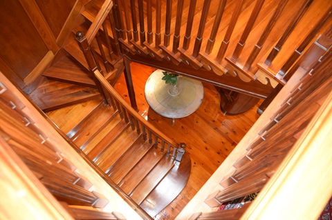 Grand Bluestone Mansion - Accommodation in Surfers Paradise 21