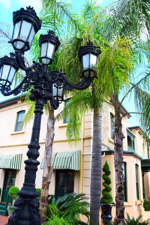 Grand Bluestone Mansion - Accommodation in Surfers Paradise 8