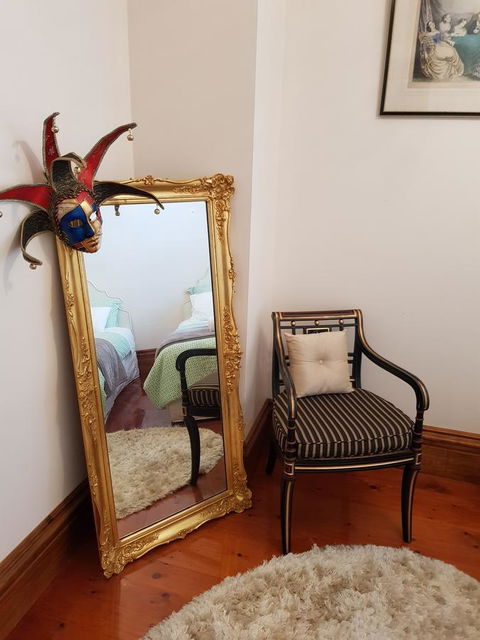 Grand Bluestone Mansion - Accommodation in Surfers Paradise 13