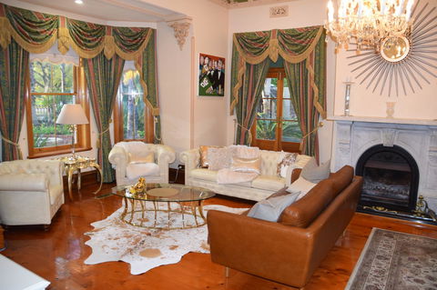 Grand Bluestone Mansion - Accommodation in Surfers Paradise 4