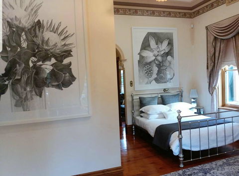 Grand Bluestone Mansion - Accommodation in Surfers Paradise 7
